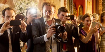 Le-sens-de-la-fete-nouveau-teaser-avec-Jean-Paul-Rouve-photographe-completement-largue